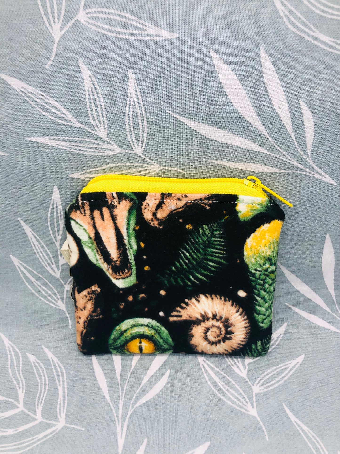 Don’t Move! Flat Style Knitting Crochet Notions Pouch Coin Purse | Size Small